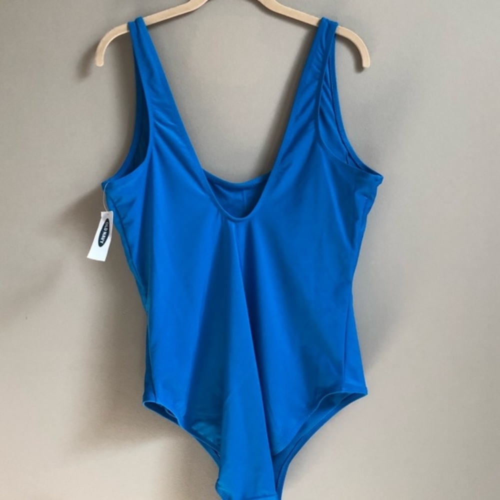 Old Navy Graphic Scoop-Back Swimsuit for Women New - Picture 3 of 3